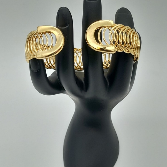 MODA AL MASSIMO 18K YELLOW GOLD OVER BRONZE CURB BANGLE BRACELET, SIZE 8. - Picture 2 of 5